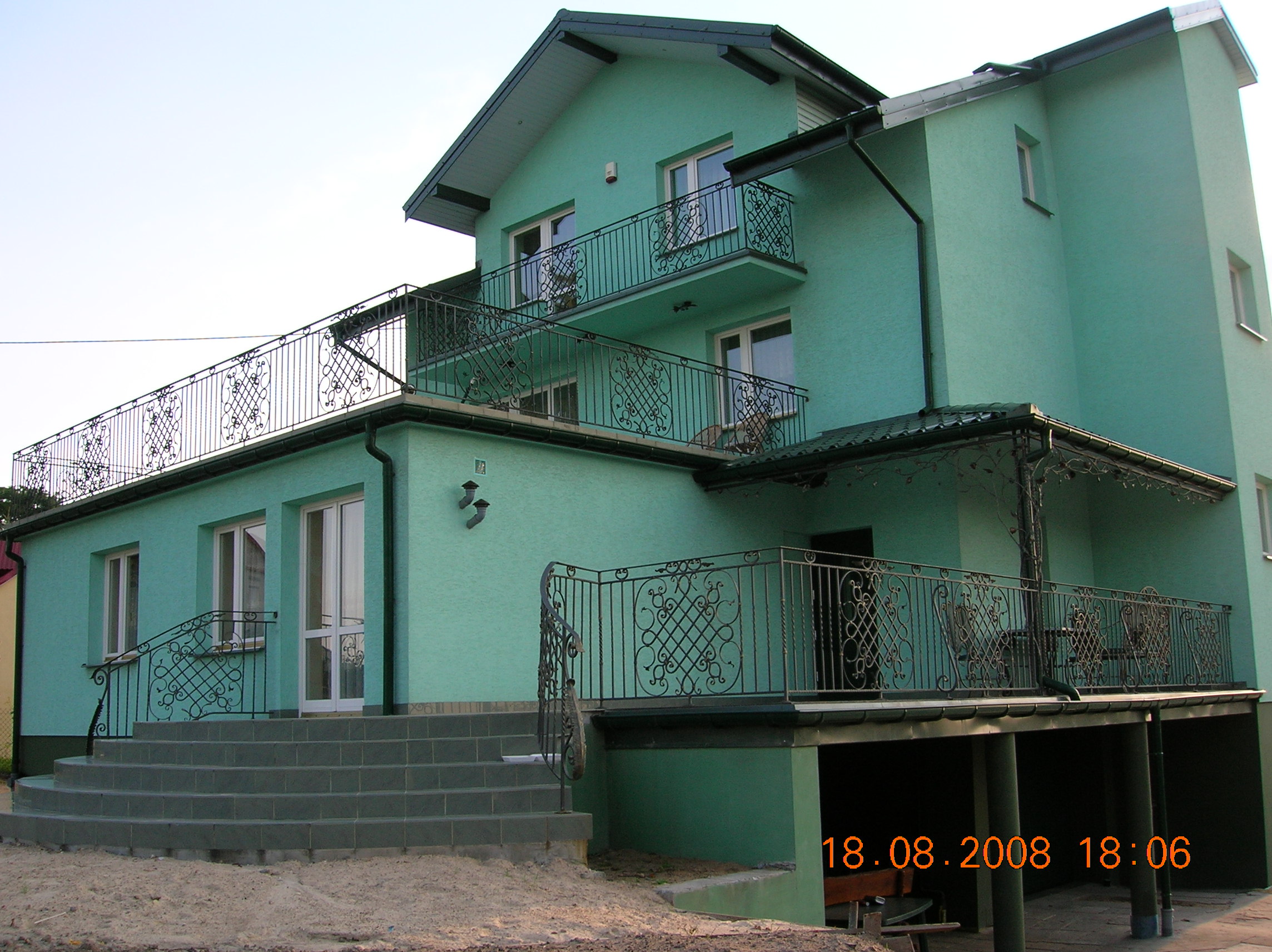 Schody, balustrady wewnętrzne i zewnetrzne, poręcze